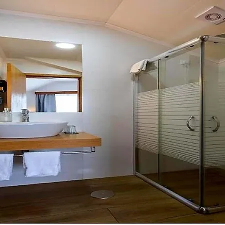 Hotel Arcanjo Lagoa (Azores)