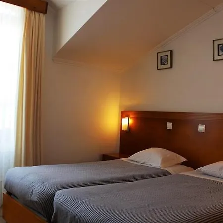 Otel Arcanjo Lagoa (Azores)